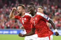 开云体育-包含瑞士前锋接连两球，不莱梅队伍获得胜利的词条