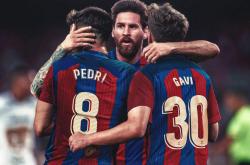 开云体育官网-巴塞罗那连胜，梅西领衔