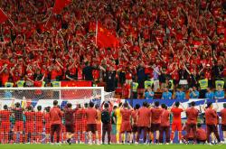 -强队将在足球比赛中力争胜利