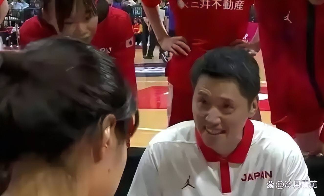 球星秋招巨人，球员不满教练战术的简单介绍
