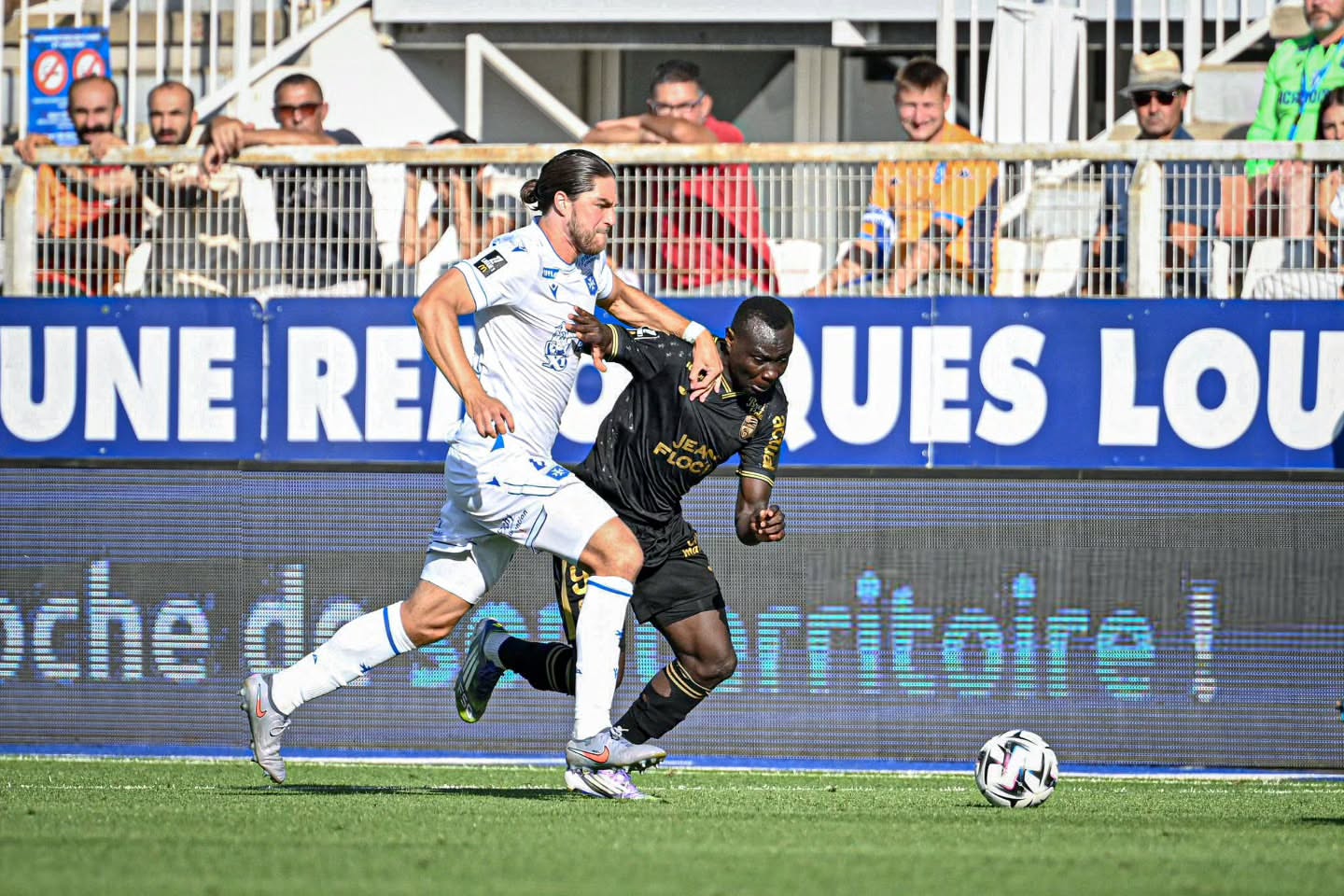 欧塞尔主场击败斯特拉斯堡,取得大胜 欧塞尔主场击败斯特拉斯堡,取得大胜