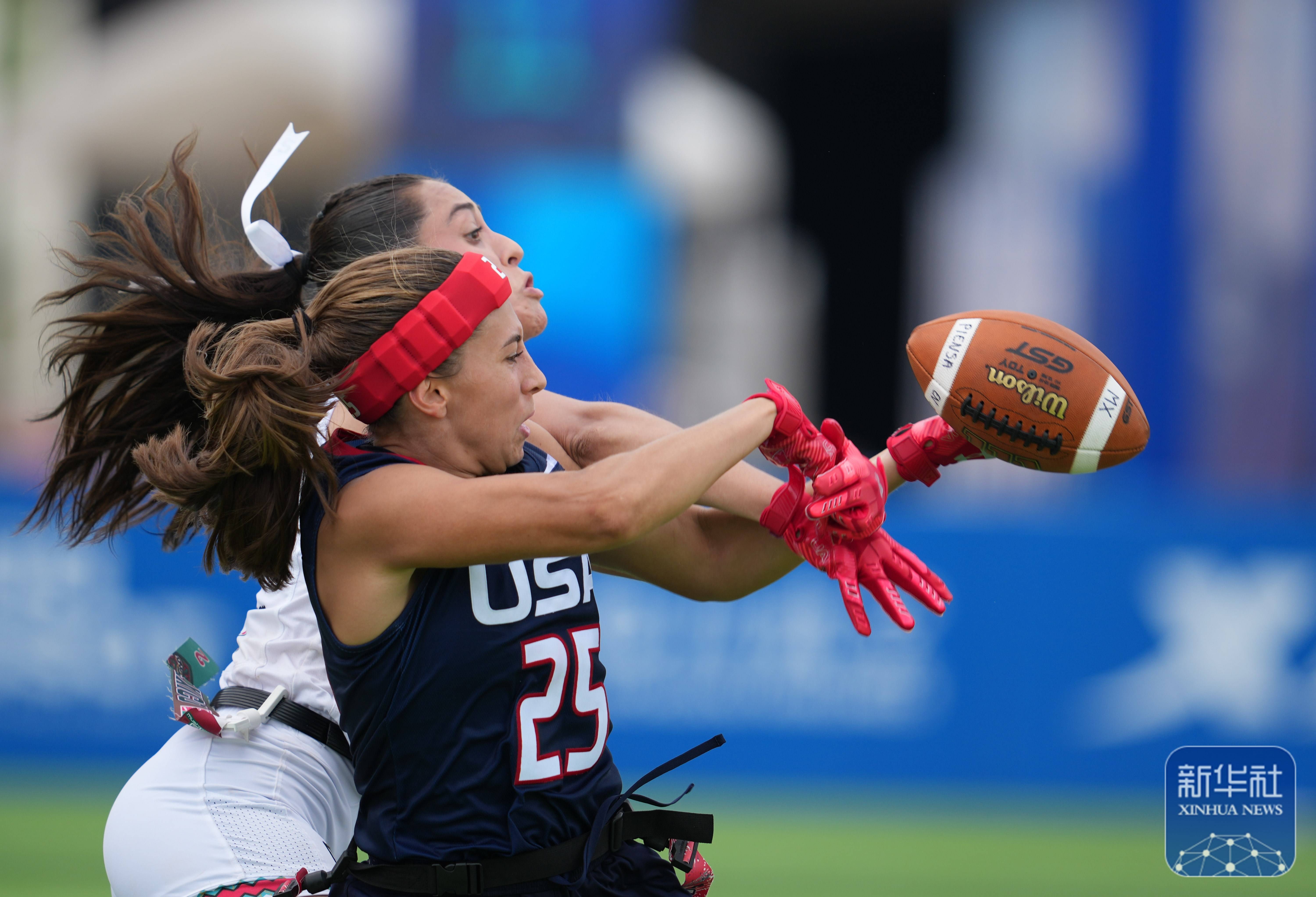 橄榄球国家队在重要比赛中获得胜利