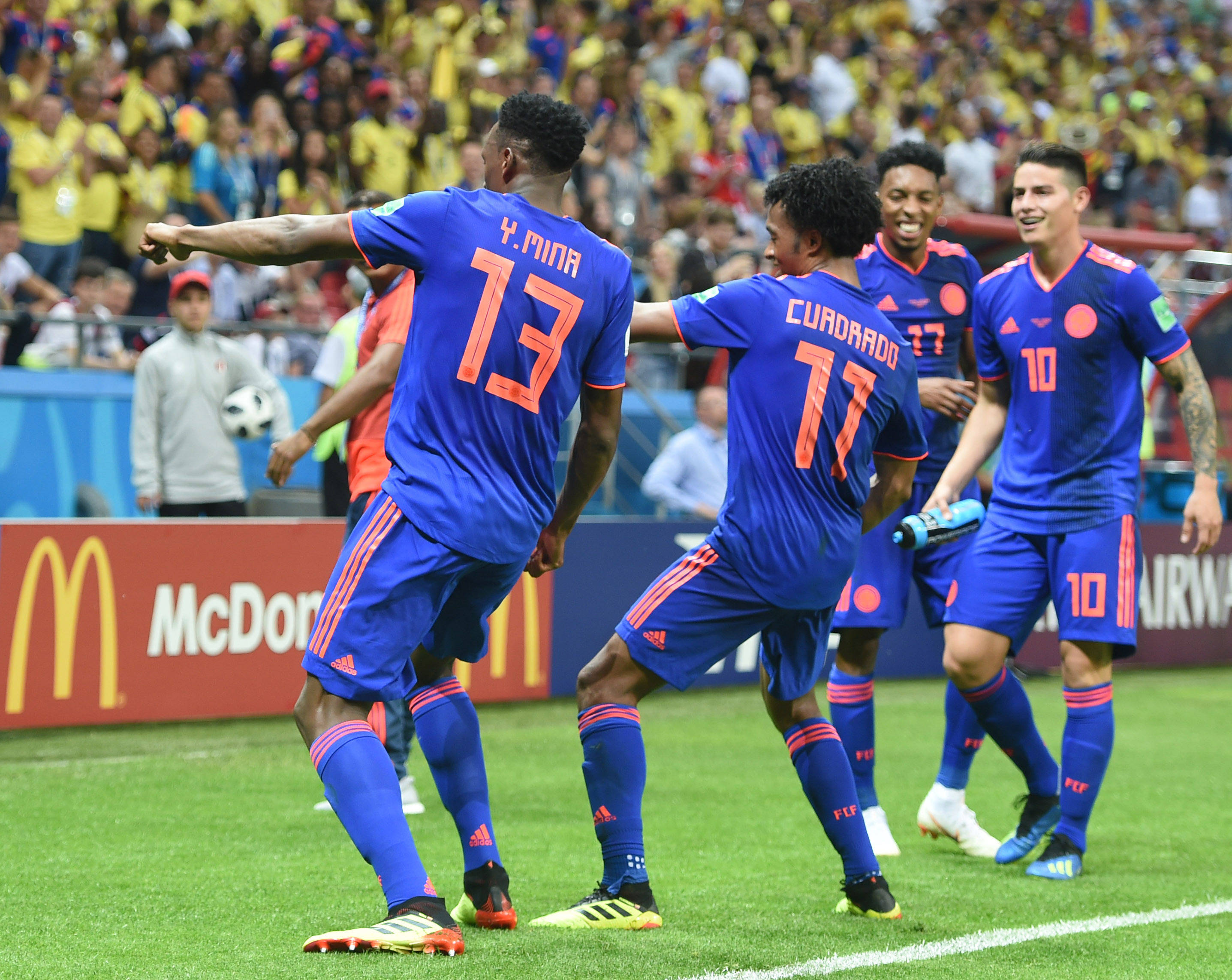 哥斯达黎加队在比赛中力挫对手