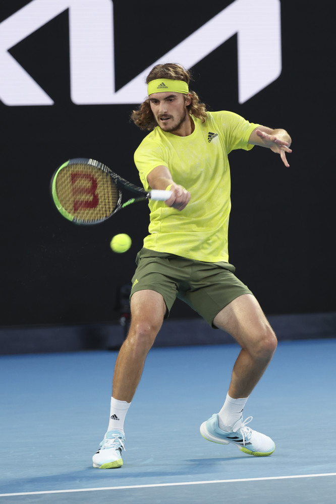 关于日本网球队力克意大利网球队，西西帕斯惊艳世界的信息